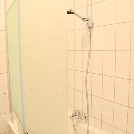 Milpau 2 - Modernes Und Zentrales Premium-apartment Fuer 4 Personen Mit Queensize-bett Und Einzelbetten - Netflix, Nespresso Und Smart-tv * Bottrop