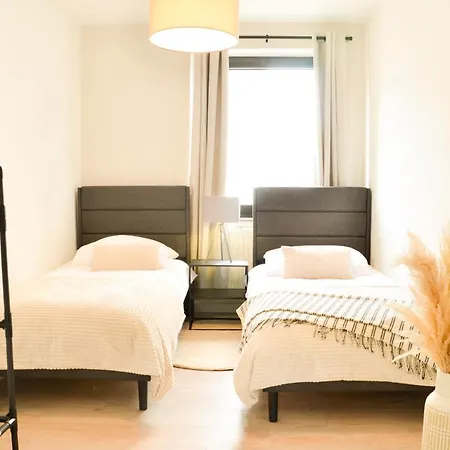 Milpau 2 - Modernes Und Zentrales Premium-apartment Fuer 4 Personen Mit Queensize-bett Und Einzelbetten - Netflix, Nespresso Und Smart-tv * Bottrop