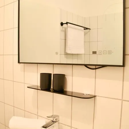 Milpau 2 - Modernes Und Zentrales Premium-apartment Fuer 4 Personen Mit Queensize-bett Und Einzelbetten - Netflix, Nespresso Und Smart-tv Appartement Bottrop