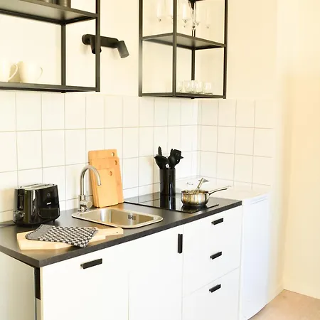 Milpau 2 - Modernes Und Zentrales Premium-apartment Fuer 4 Personen Mit Queensize-bett Und Einzelbetten - Netflix, Nespresso Und Smart-tv Bottrop