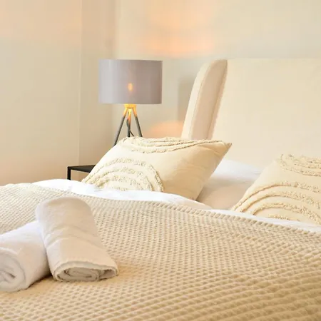 Milpau 2 - Modernes Und Zentrales Premium-apartment Fuer 4 Personen Mit Queensize-bett Und Einzelbetten - Netflix, Nespresso Und Smart-tv