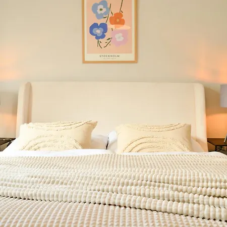 Milpau 2 - Modernes Und Zentrales Premium-apartment Fuer 4 Personen Mit Queensize-bett Und Einzelbetten - Netflix, Nespresso Und Smart-tv * Bottrop
